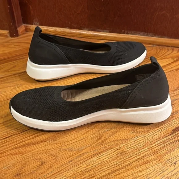 Athletic Flats - Picture 5 of 5